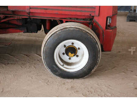 Terénní vysokozdvižný vozík - Manitou MC250 (13)