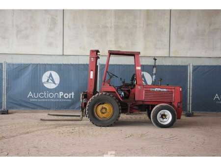 Terénní vysokozdvižný vozík - Manitou MC250 (2)
