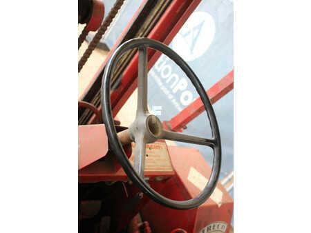 Terénní vysokozdvižný vozík - Manitou MC250 (20)