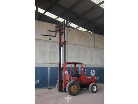 Terénní vysokozdvižný vozík - Manitou MC250 (25)