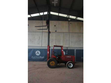 Terénní vysokozdvižný vozík - Manitou MC250 (26)