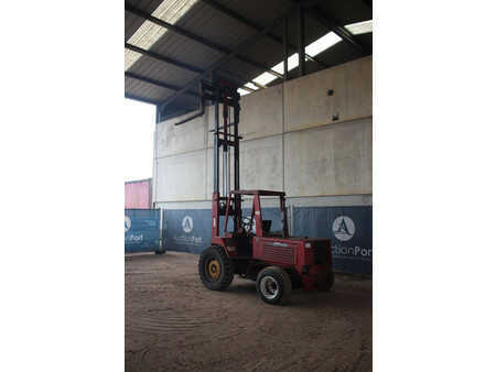 Terénní vysokozdvižný vozík - Manitou MC250 (27)