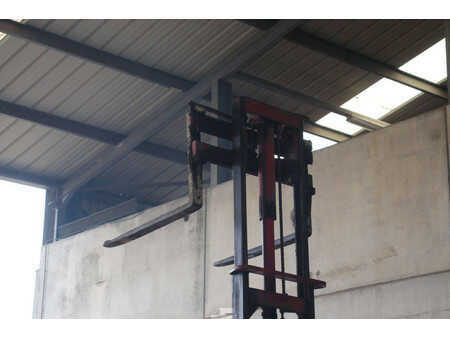 Terénní vysokozdvižný vozík - Manitou MC250 (28)