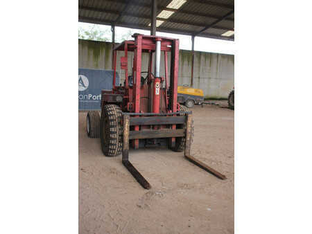 Terénní vysokozdvižný vozík - Manitou MC250 (6)