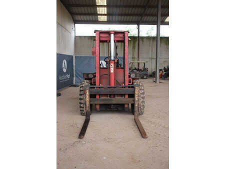 Terénní vysokozdvižný vozík - Manitou MC250 (7)