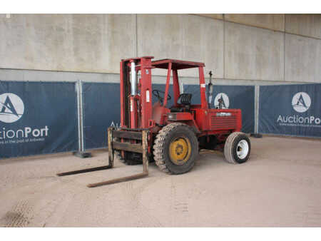 Terénní vysokozdvižný vozík - Manitou MC250 (8)