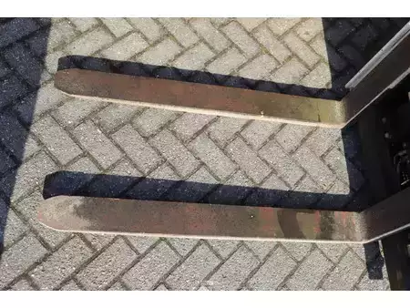 LPG VZV 2014  Yale GLP16VX (11)