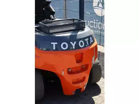 Eléctrico - 4 rodas 2018  Toyota 8FBMT50 (16)