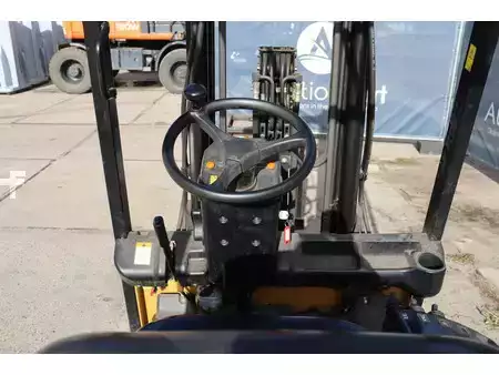 Electric - 4 wheels 2005  CAT Lift Trucks EP20KT (19)