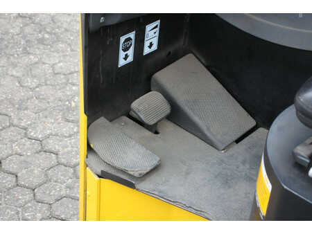 Carretilla retráctil 2007  Yale MR16 (15)