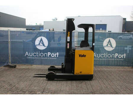 Carretilla retráctil 2007  Yale MR16 (2)
