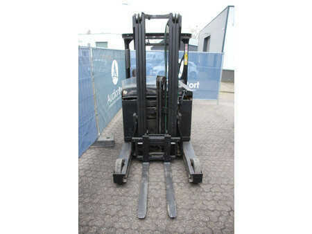 Carretilla retráctil 2007  Yale MR16 (7)