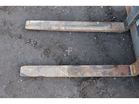 Chariots électriques à 4 roues - Linde E25L (10)