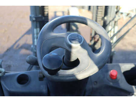 Chariots électriques à 4 roues - Linde E25L (24)