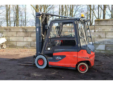 Chariots électriques à 4 roues - Linde E25L (3)