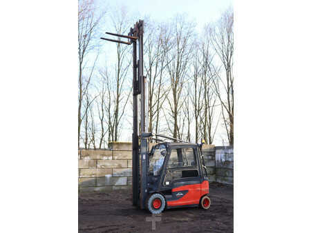 Chariots électriques à 4 roues - Linde E25L (30)