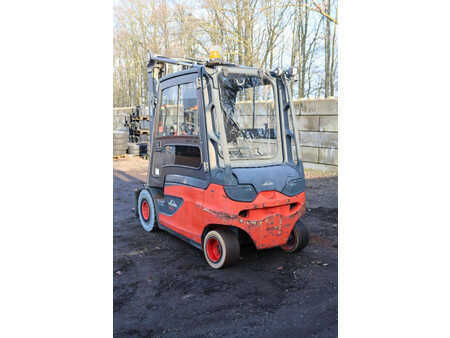 Chariots électriques à 4 roues - Linde E25L (4)