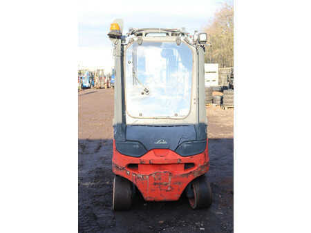Chariots électriques à 4 roues - Linde E25L (5)