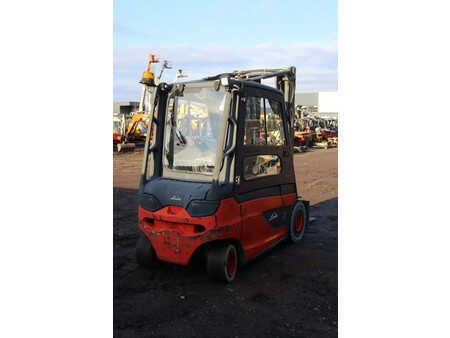 Chariots électriques à 4 roues - Linde E25L (6)