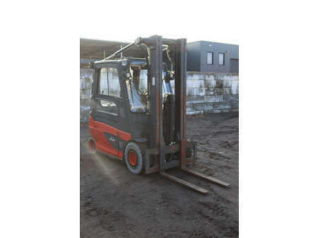 Chariots électriques à 4 roues - Linde E25L (7)