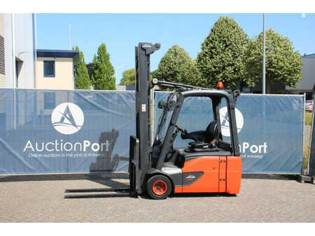 Treibgasstapler 2016  Linde E18-02 (1)