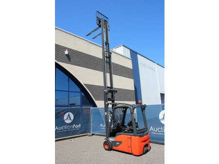 Treibgasstapler 2016  Linde E18-02 (28)