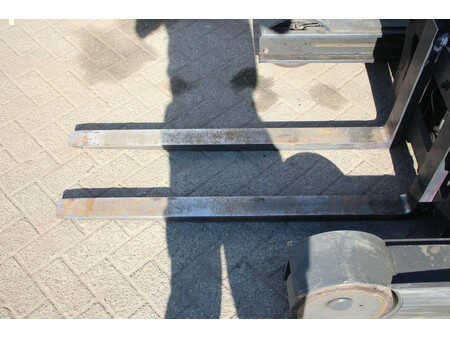 Skjutstativtruck 2013  Linde R16-01 (11)