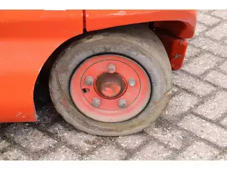 Elektromos 4 kerekű 1997  Linde E30-01 (17)