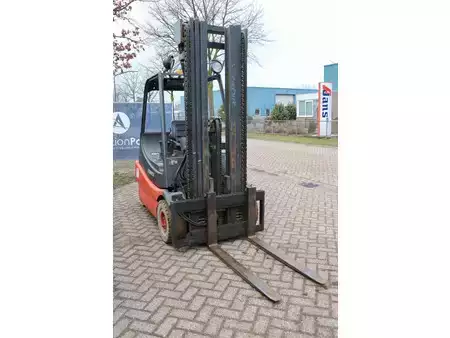 Elektromos 4 kerekű 1997  Linde E30-01 (7)