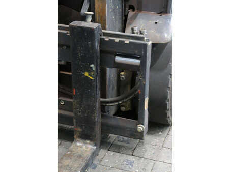 Eléctrico - 4 rodas 2013  Linde E16-01 (12)