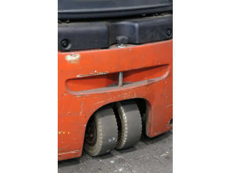 Eléctrico - 4 rodas 2013  Linde E16-01 (17)