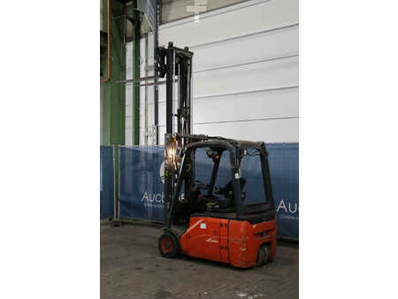 Eléctrico - 4 rodas 2013  Linde E16-01 (39)