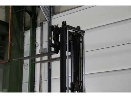 Eléctrico - 4 rodas 2013  Linde E16-01 (40)