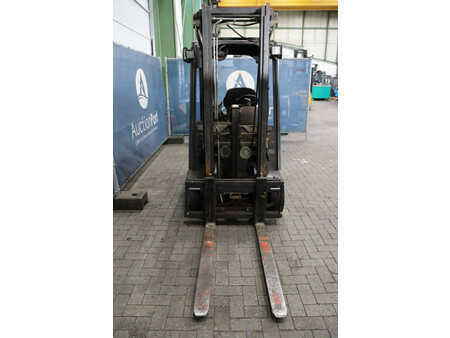 Eléctrico - 4 rodas 2013  Linde E16-01 (8)