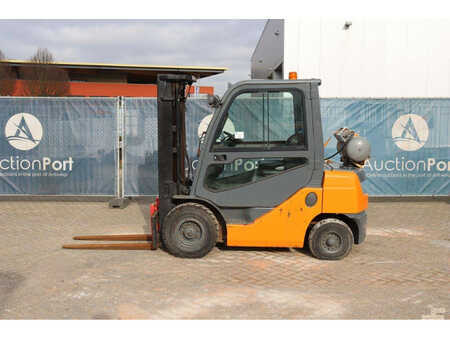 LPG Forklifts 2016  Toyota 02-8FGF25 (2)