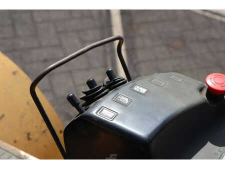 Carrelli elevatori diesel 1997  CAT Lift Trucks DP30 (31)