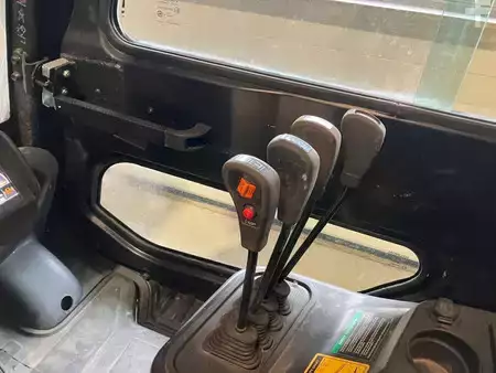 Wózki widłowe diesel 2017  Hyundai 30D-9E (10)