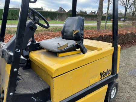 Electric - 4 wheels 1999  Yale ERP30ALF (9)