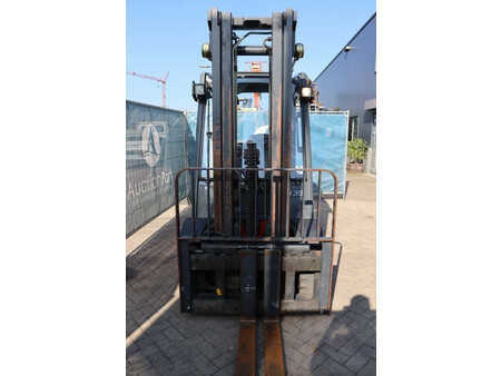 Dieselový VZV 2007  Linde H35D (7)