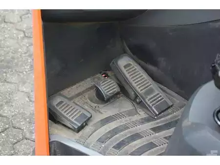 Retraky 2017  Toyota RRE180 (14)