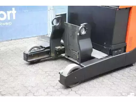 Retraky 2017  Toyota RRE180 (9)