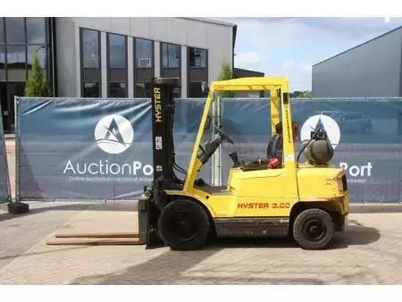 Carrelli elevatori GPL 1997  Hyster H3.00XM (2)