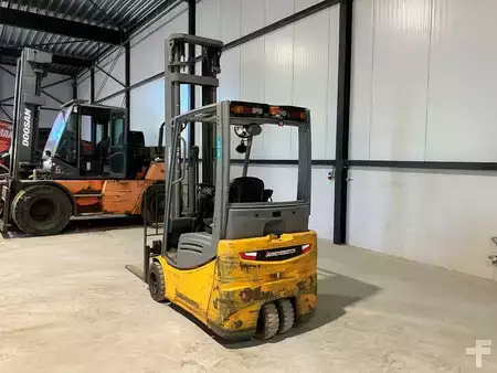 Elektromos 4 kerekű 2019  Jungheinrich EFG 218k (5)