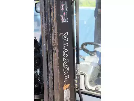 Carrelli elevatori diesel 2004  Toyota 62-7FDF25 (13)