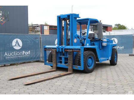 Dieselový VZV - Clark DCY 160 (9)