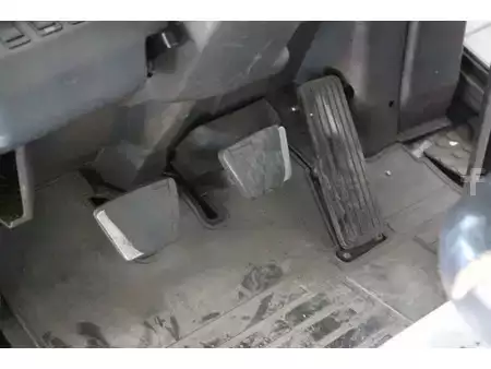 Carrelli elevatori GPL 2008  Nissan U1D2A25LQ (22)