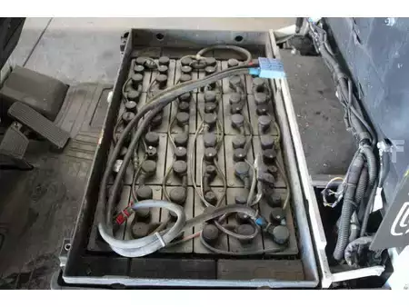 Chariots électriques à 4 roues 2016  Unicarriers A1N1L15Q (17)
