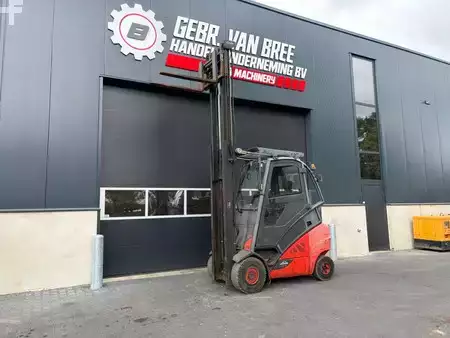 Empilhador a gás 2016  Linde H30T-02 (17)