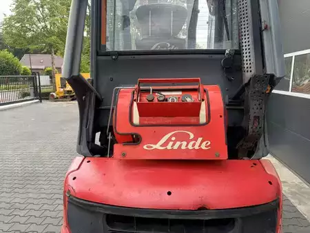 Empilhador a gás 2016  Linde H30T-02 (6)