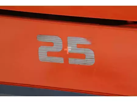 Chariots électriques à 4 roues - Toyota FBMF25 (18)